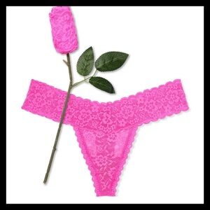 💕 𝒱𝒾𝒸𝓉𝑜𝓇𝒾𝒶'𝓈 𝒮𝑒𝒸𝓇𝑒𝓉 Neon Princess Lacie Rose Valentine Thong Panty NEW & SEALED💕